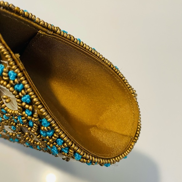 Lovely David Jeffrey Beaded Clutch/Handbag - Picture 4 of 16